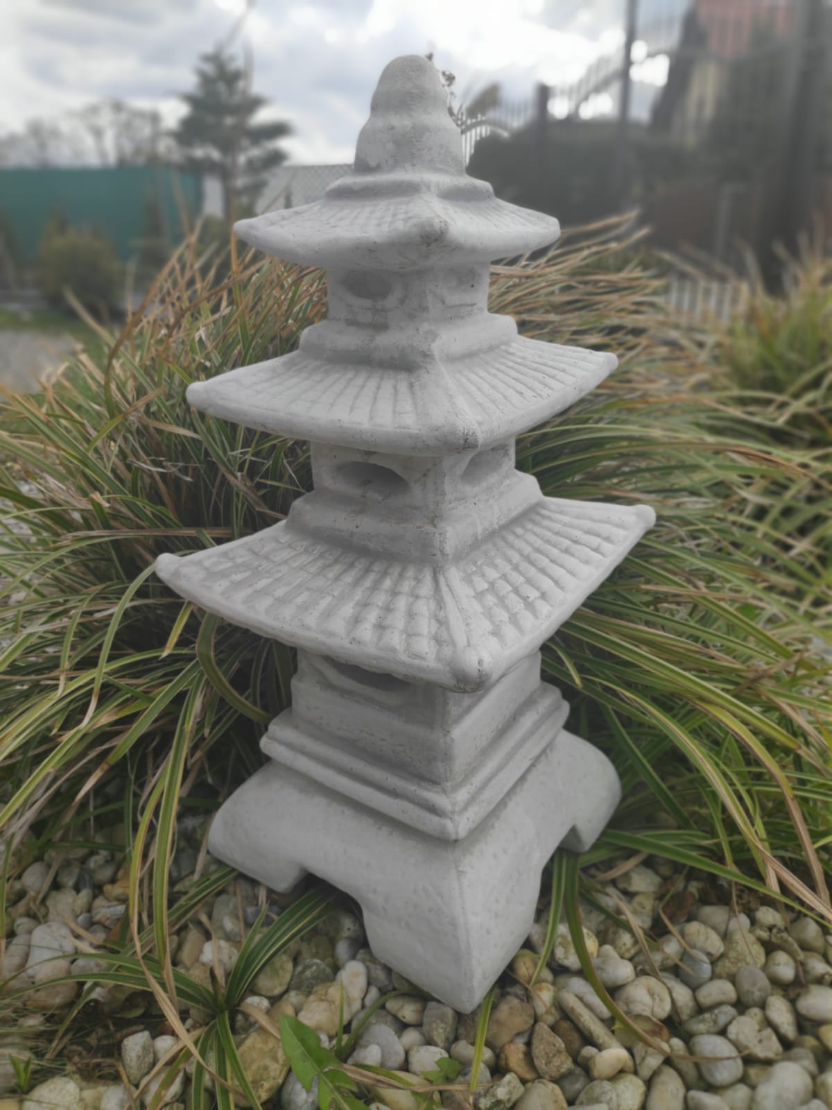 Estátua de ornamento de jardim - Lanterna japonesa/pagode de três camadas de pedra