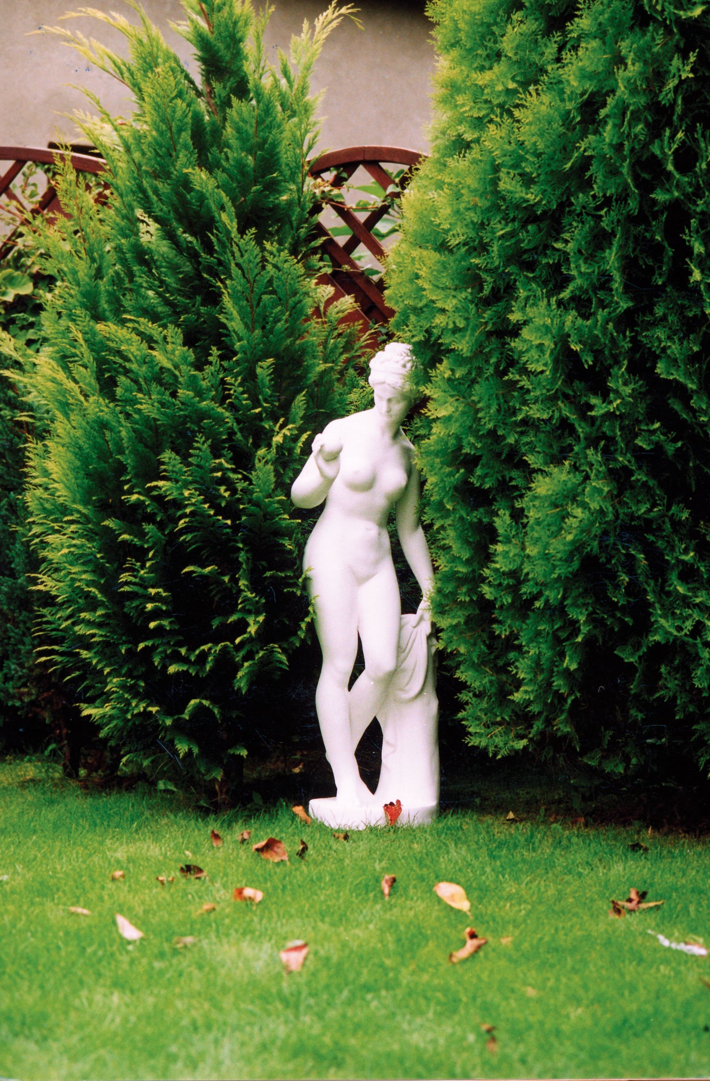 Estátua da Deusa da Graça: uma elegância atemporal no esplendor greco-romano