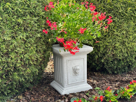 Evig Elegance: Dekorativ Søjle med Korintiske og Kompositte Kapitæler