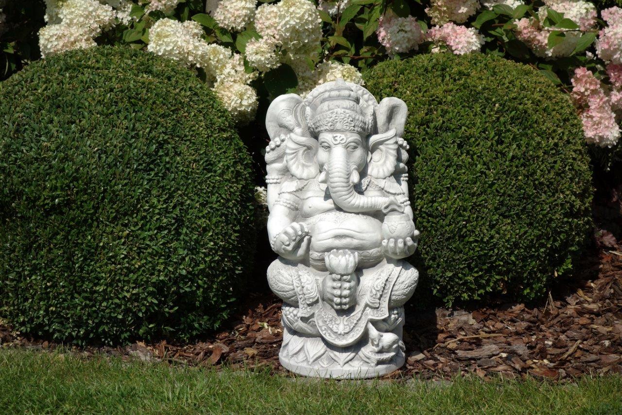 Presença Divina: Estátua de Ganesha, Removedor de Obstáculos
