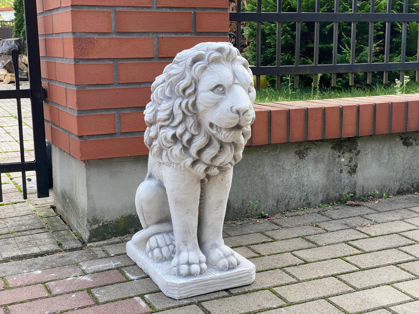 Estátua majestosa do leão sentado