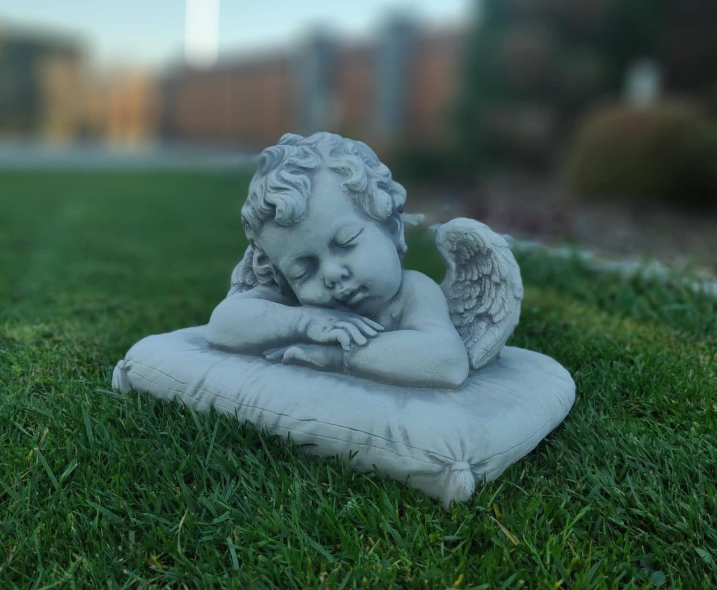 Figura ao ar livre de Anjo do sono tranquilo - Decoração de jardim de concreto, 31x24x25cm