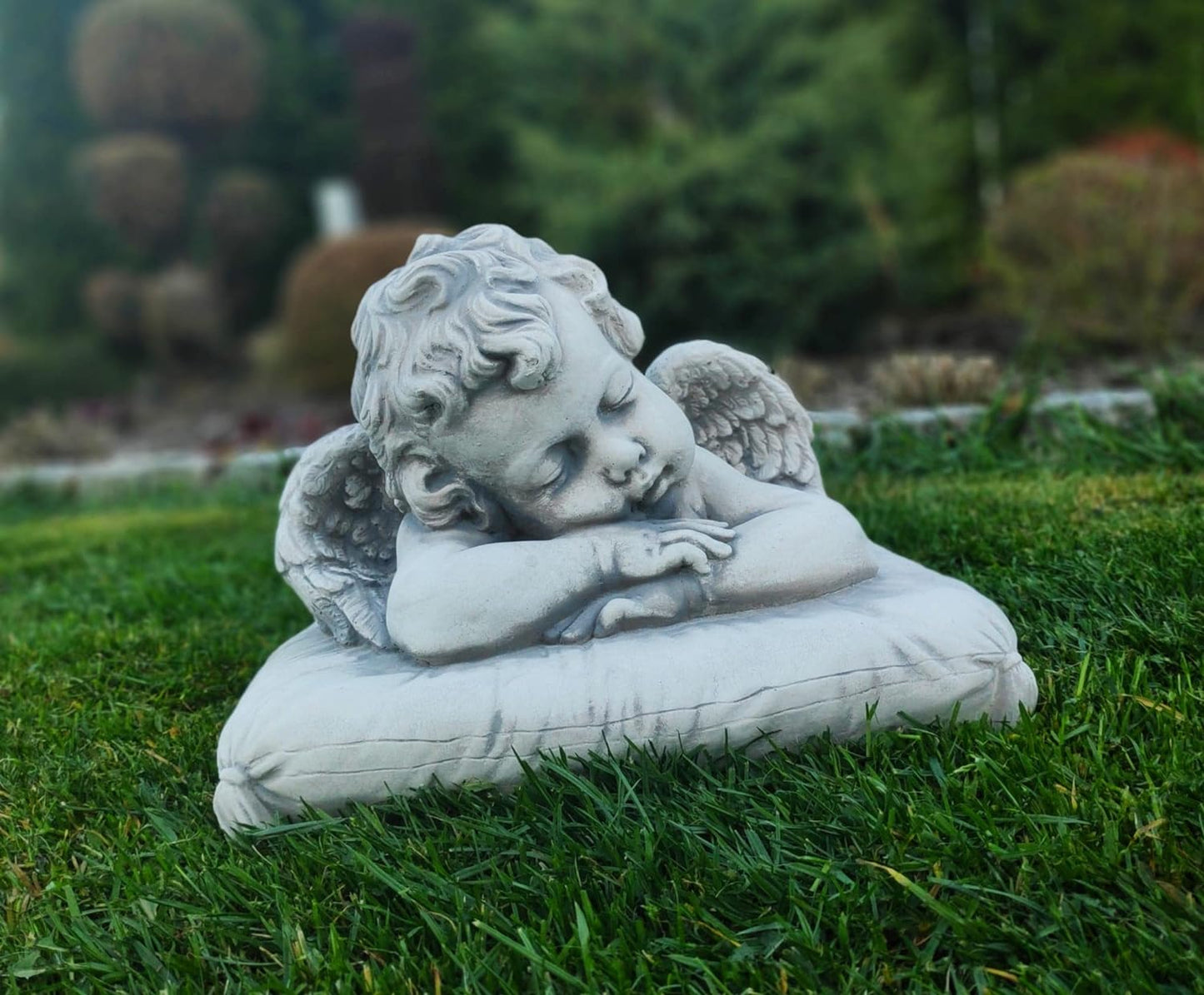 Figura ao ar livre de Anjo do sono tranquilo - Decoração de jardim de concreto, 31x24x25cm