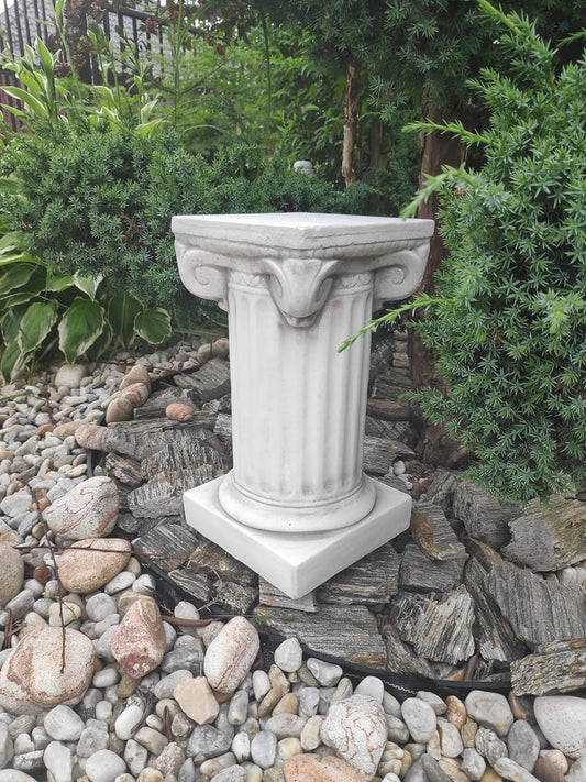 Romersk Ionisk Søjle - 33 cm, velegnet til indendørs eller udendørs brug