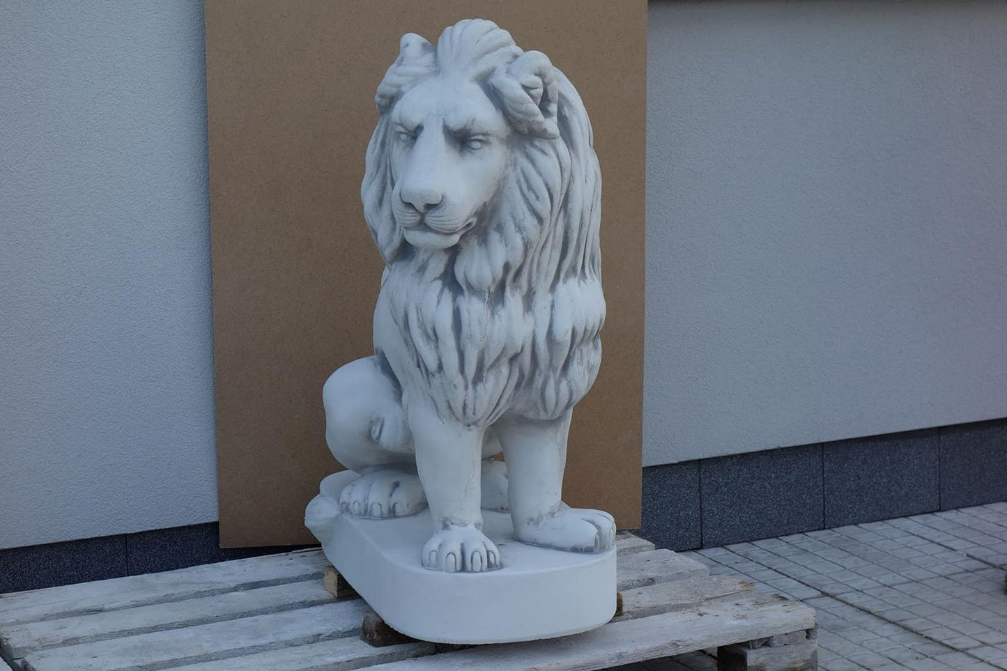 Escultura majestosa de leão sentado à direita - decoração requintada para casa